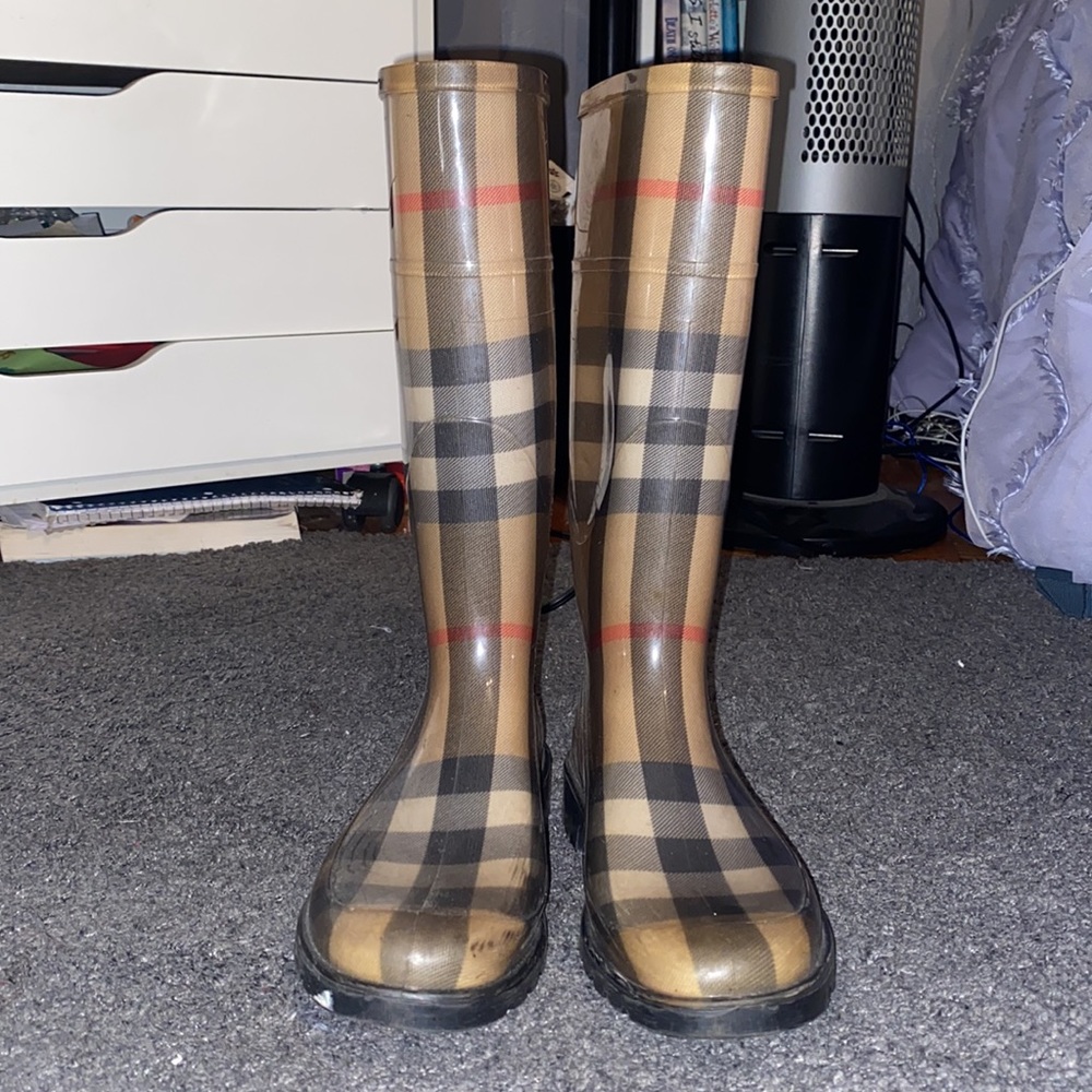 Classic Burberry patterned rain boots - Picture 4 of 6